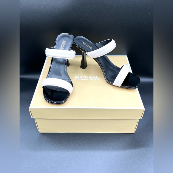 Michael Kors Clara Two-Tone Patent Multi Color Leather Sandal Women Size 7.5 NWB - Picture 1 of 10